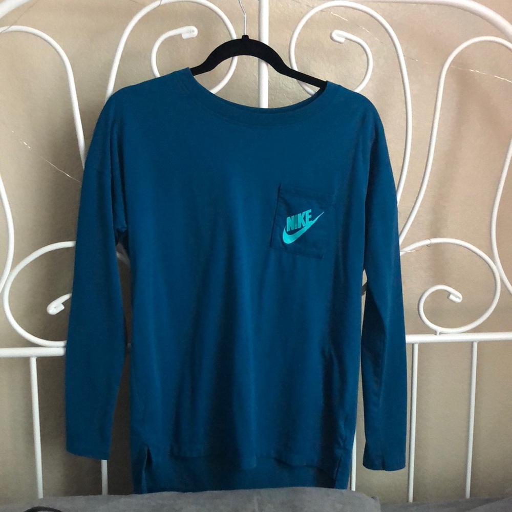 Nike long sleeve!!